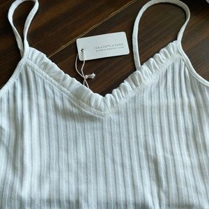 White crop top/bralette